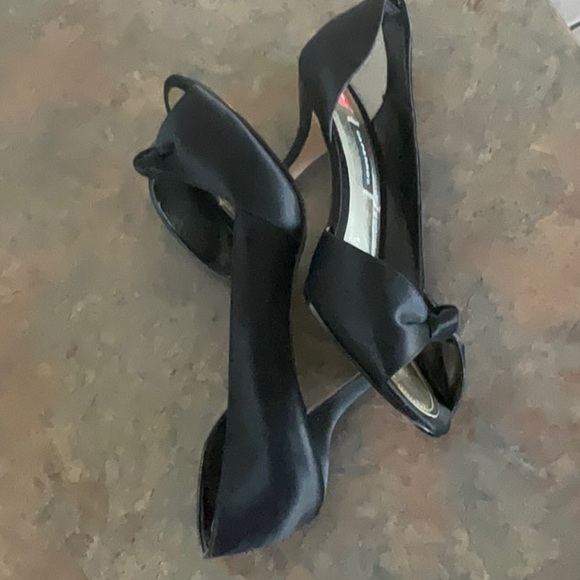 Black heels - Picture 4 of 5